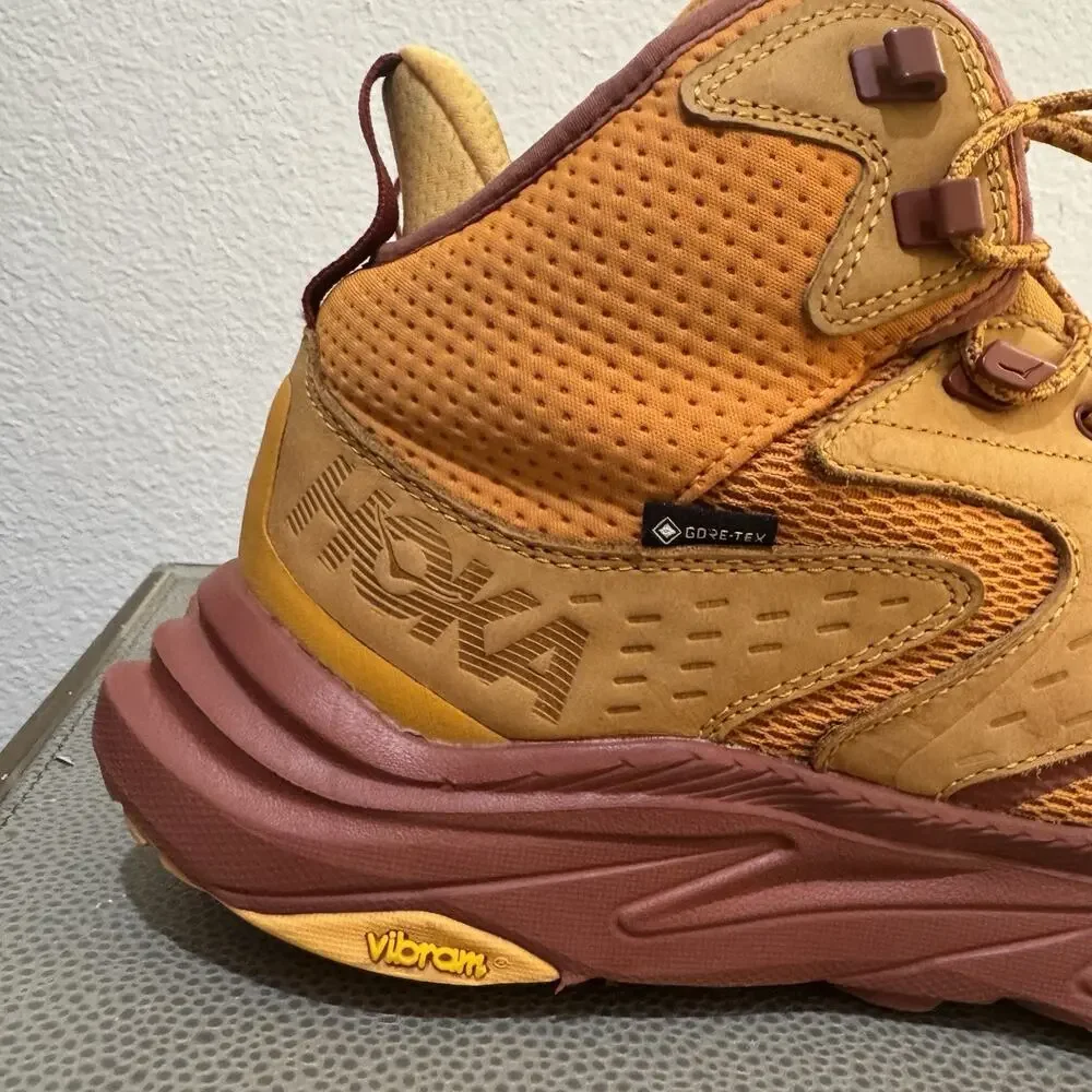 Hoka One One hoka one